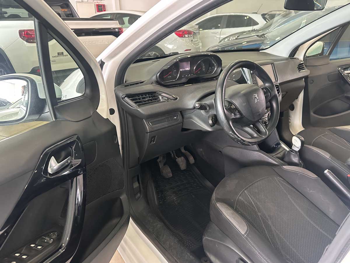 PEUGEOT 208 ACTIVE 1.6 FULL 2013