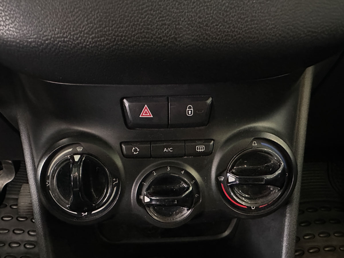 PEUGEOT 208 ACTIVE 1.6 FULL 2013