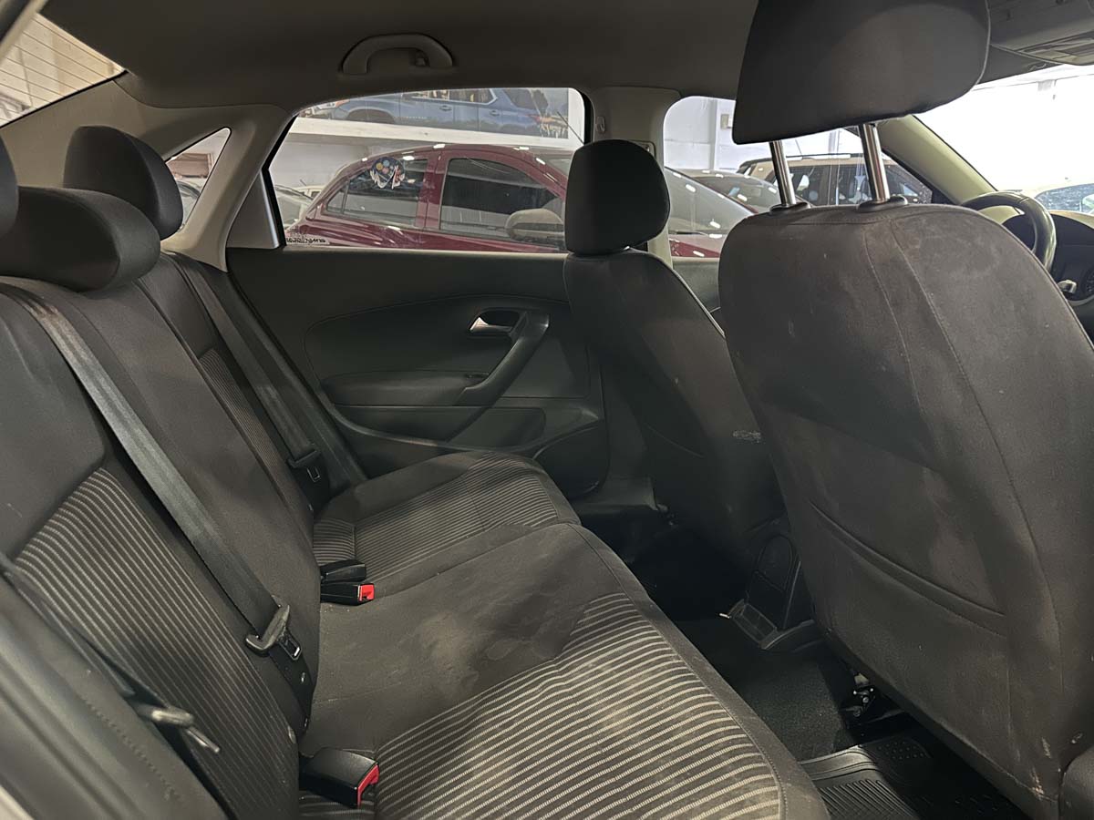 VOLKSWAGEN POLO HIGHLINE 1.6 EXTRA FULL 2015