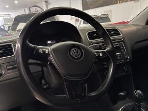 VOLKSWAGEN POLO HIGHLINE 1.6 EXTRA FULL 2015