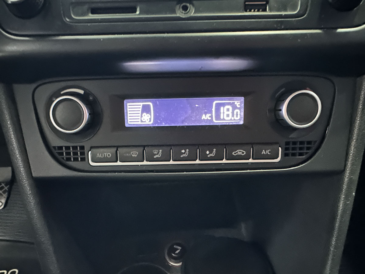VOLKSWAGEN POLO HIGHLINE 1.6 EXTRA FULL 2015