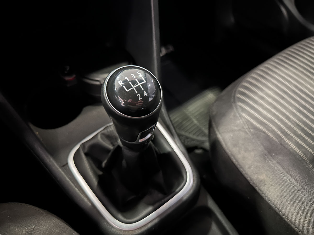 VOLKSWAGEN POLO HIGHLINE 1.6 EXTRA FULL 2015