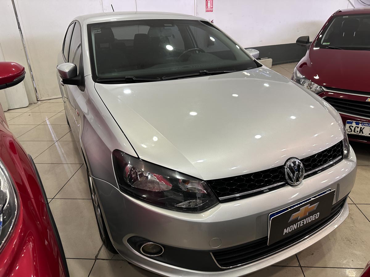 VOLKSWAGEN POLO HIGHLINE 1.6 EXTRA FULL 2015