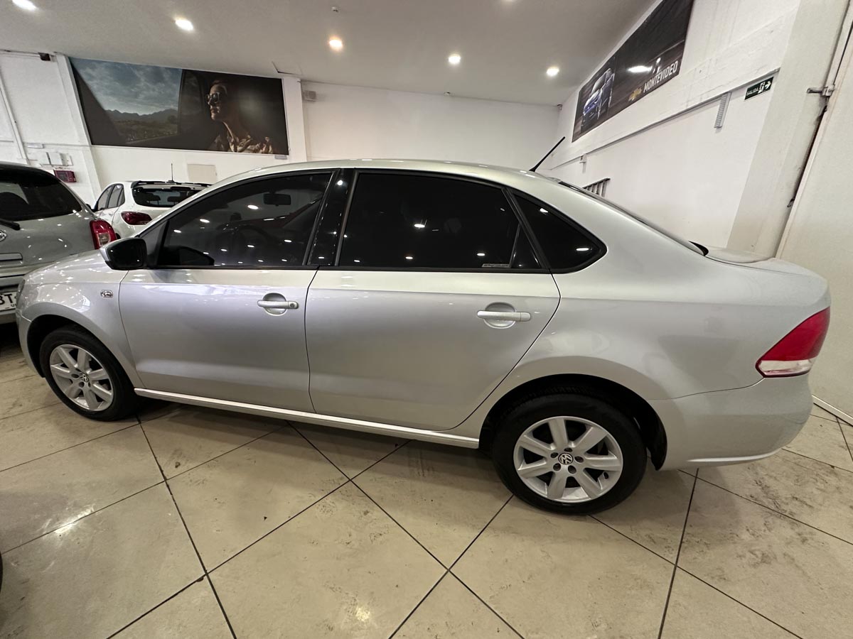 VOLKSWAGEN POLO HIGHLINE 1.6 EXTRA FULL 2015