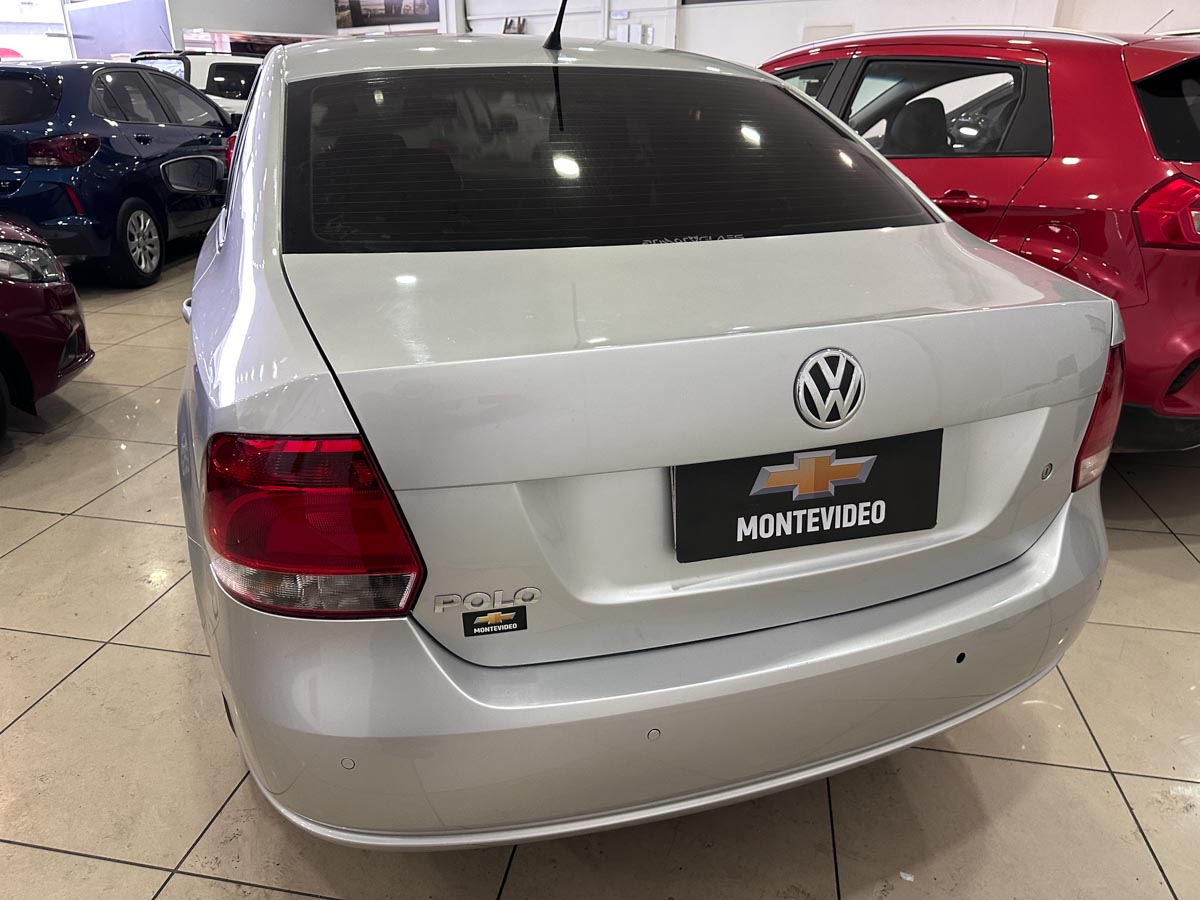 VOLKSWAGEN POLO HIGHLINE 1.6 EXTRA FULL 2015