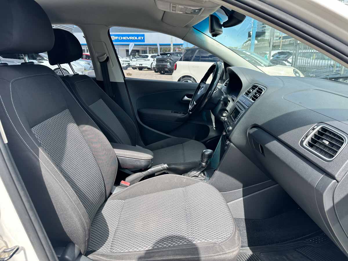 VOLKSWAGEN POLO HIGHLINE 1.6 FULL AT 2018