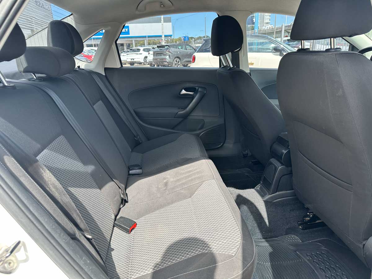 VOLKSWAGEN POLO HIGHLINE 1.6 FULL AT 2018