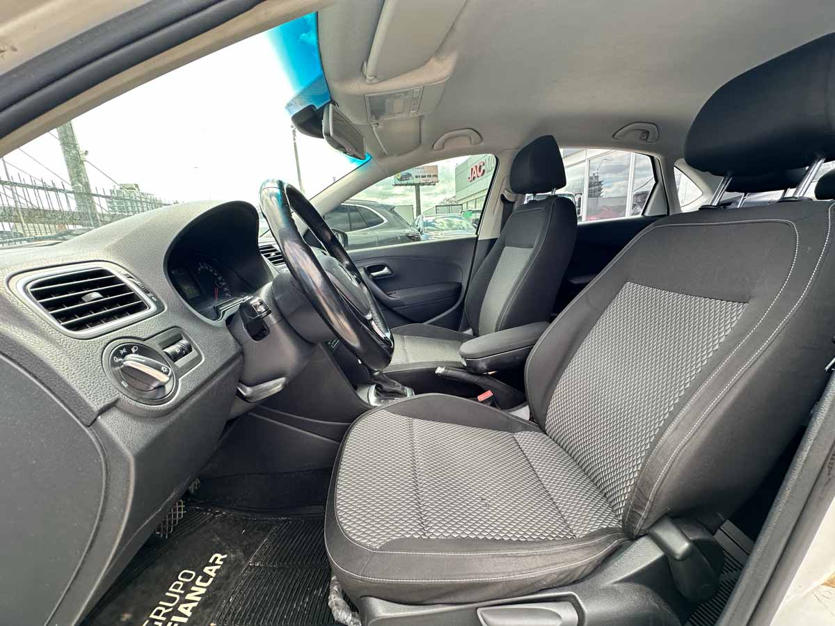 VOLKSWAGEN POLO HIGHLINE 1.6 FULL AT 2018