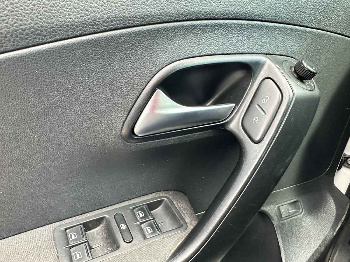 VOLKSWAGEN POLO HIGHLINE 1.6 FULL AT 2018