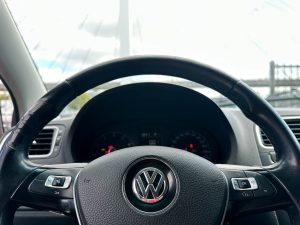 VOLKSWAGEN POLO HIGHLINE 1.6 FULL AT 2018