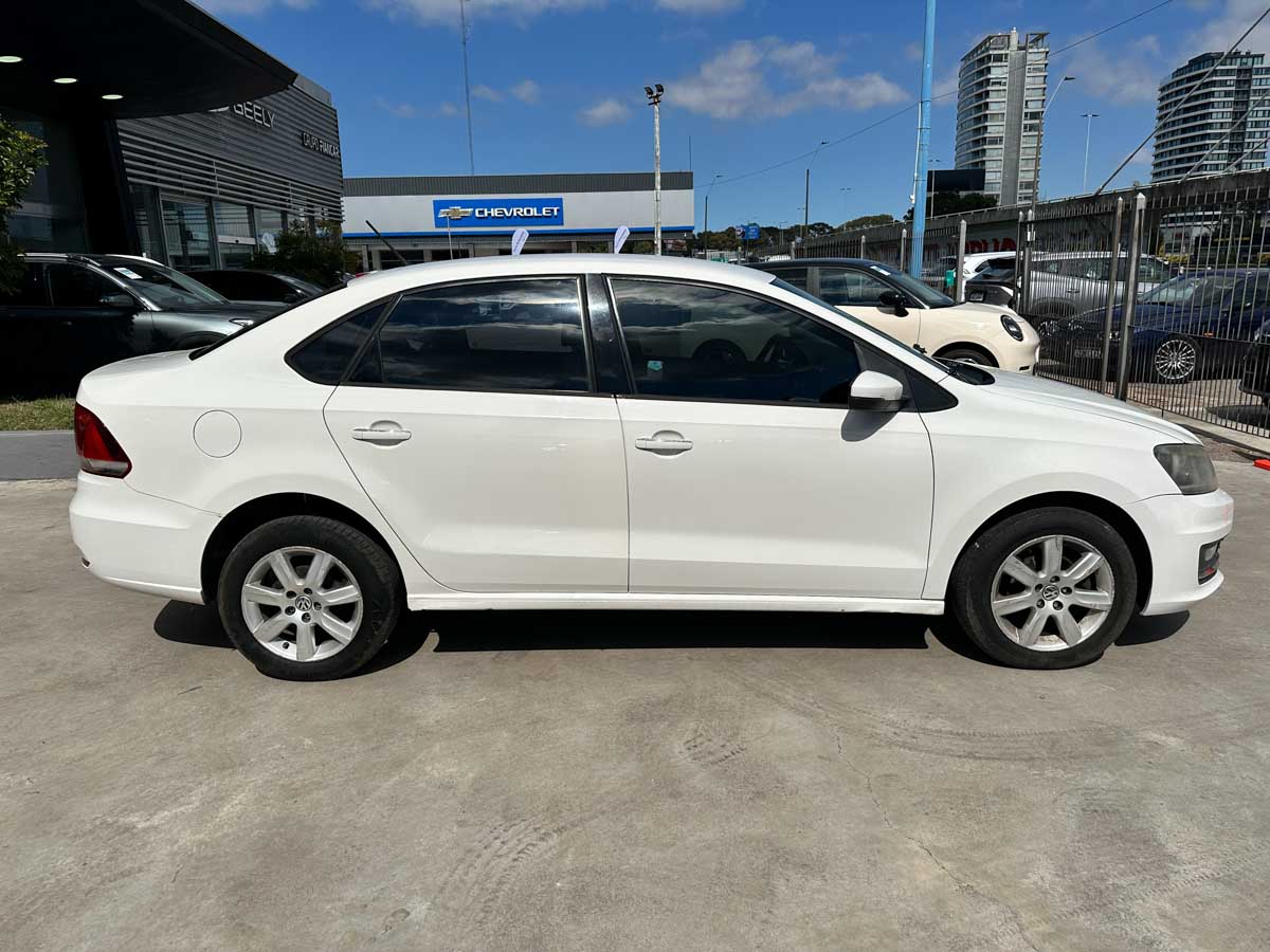 VOLKSWAGEN POLO HIGHLINE 1.6 FULL AT 2018