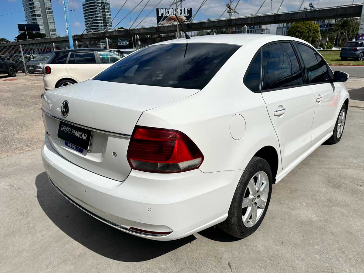 VOLKSWAGEN POLO HIGHLINE 1.6 FULL AT 2018