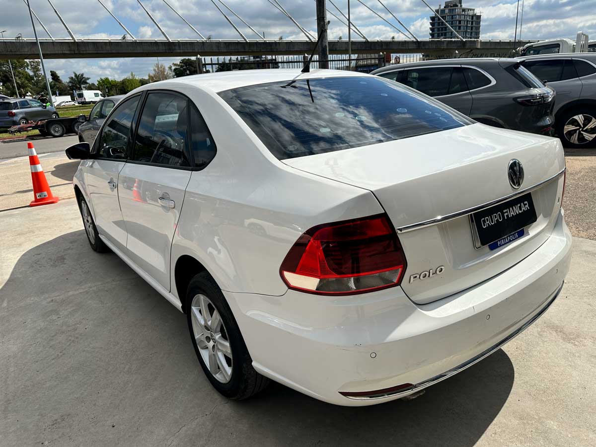 VOLKSWAGEN POLO HIGHLINE 1.6 FULL AT 2018