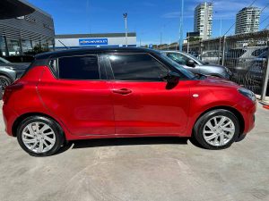 SUZUKI SWIFT GL 1.2 HYBRID 5PTS 2024