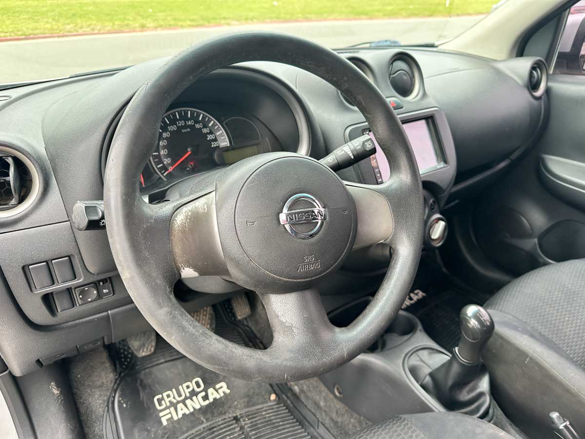 NISSAN MARCH EXTRA FULL 1.6 MT 5PTS 2012