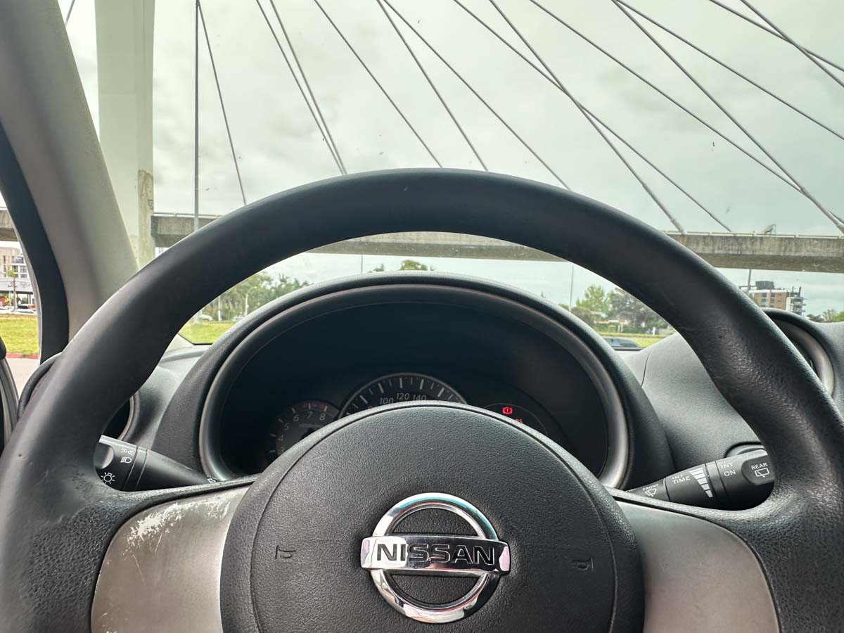 NISSAN MARCH EXTRA FULL 1.6 MT 5PTS 2012