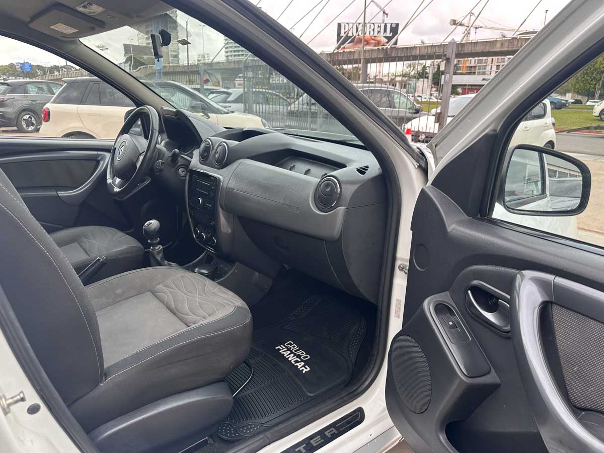 RENAULT DUSTER PRIVILEGE 2.0 4X2 FULL 2014