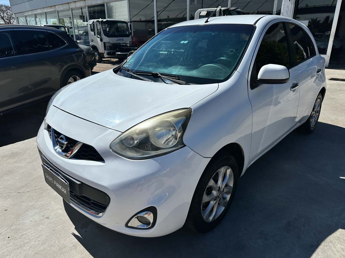NISSAN MARCH EXTRA FULL 1.6 MT 5PTS 2014