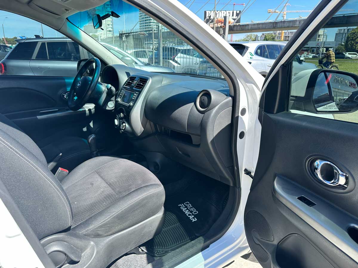 NISSAN MARCH EXTRA FULL 1.6 MT 5PTS 2014