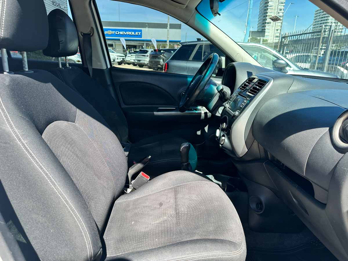 NISSAN MARCH EXTRA FULL 1.6 MT 5PTS 2014