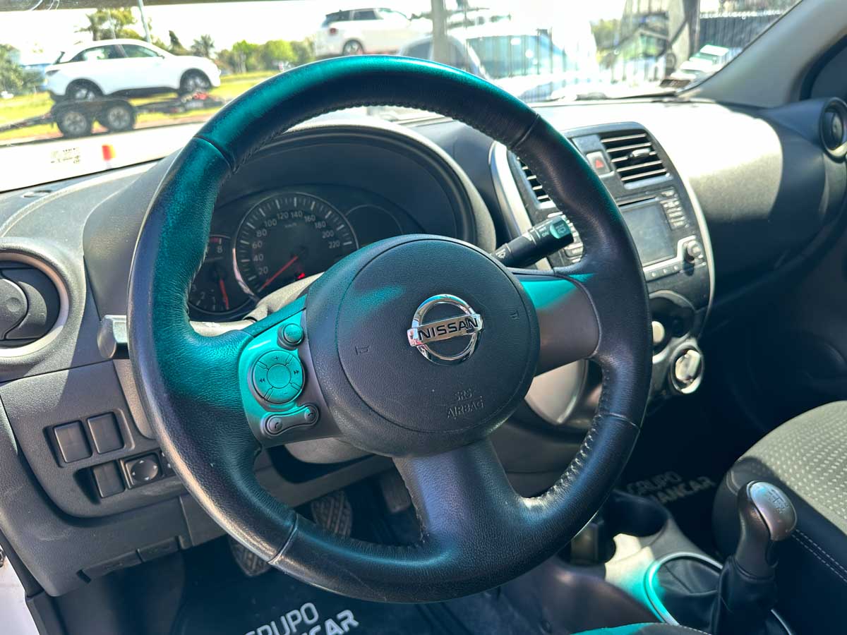 NISSAN MARCH EXTRA FULL 1.6 MT 5PTS 2014