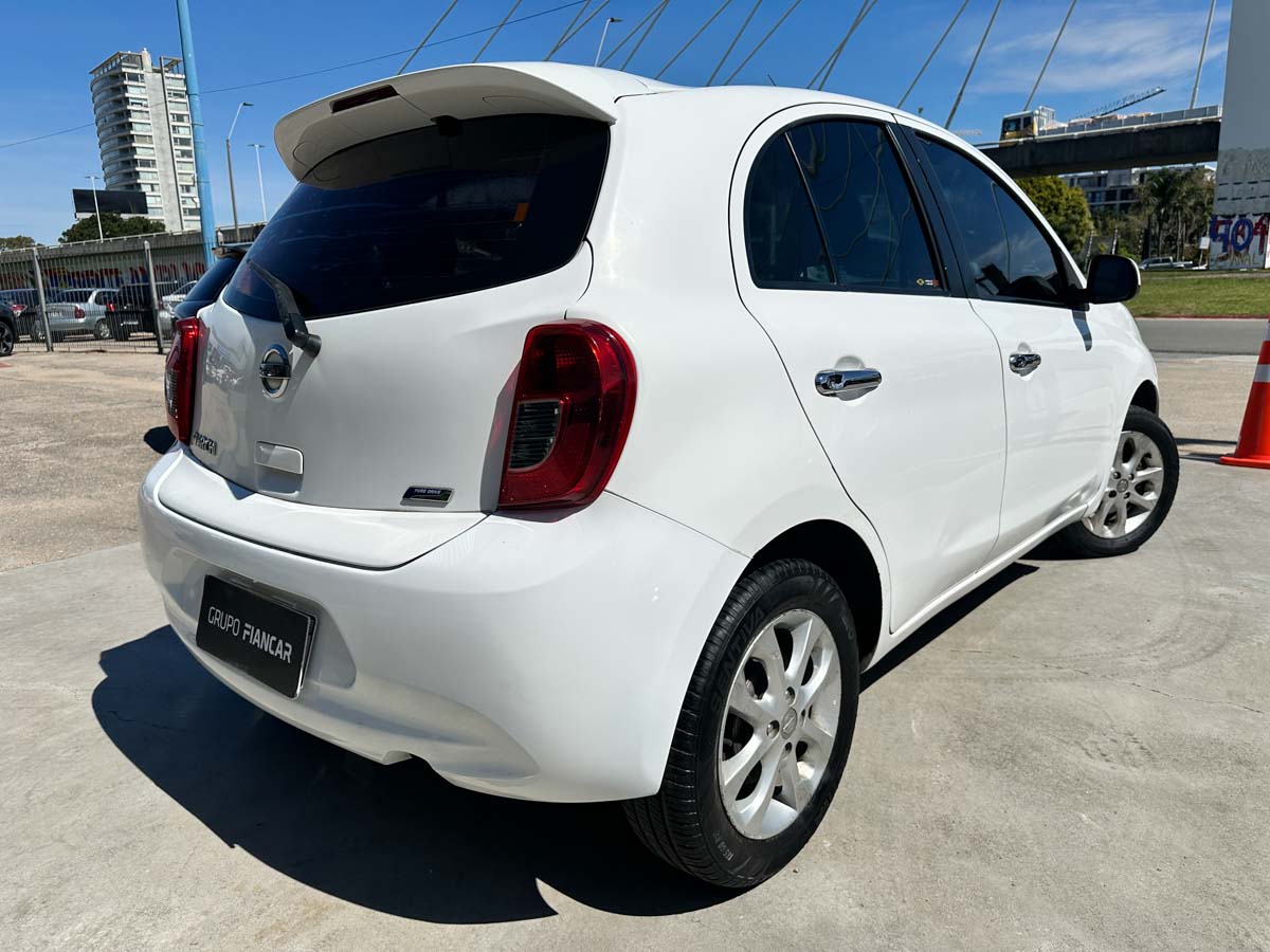 NISSAN MARCH EXTRA FULL 1.6 MT 5PTS 2014