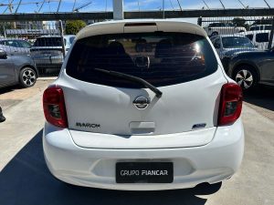 NISSAN MARCH EXTRA FULL 1.6 MT 5PTS 2014