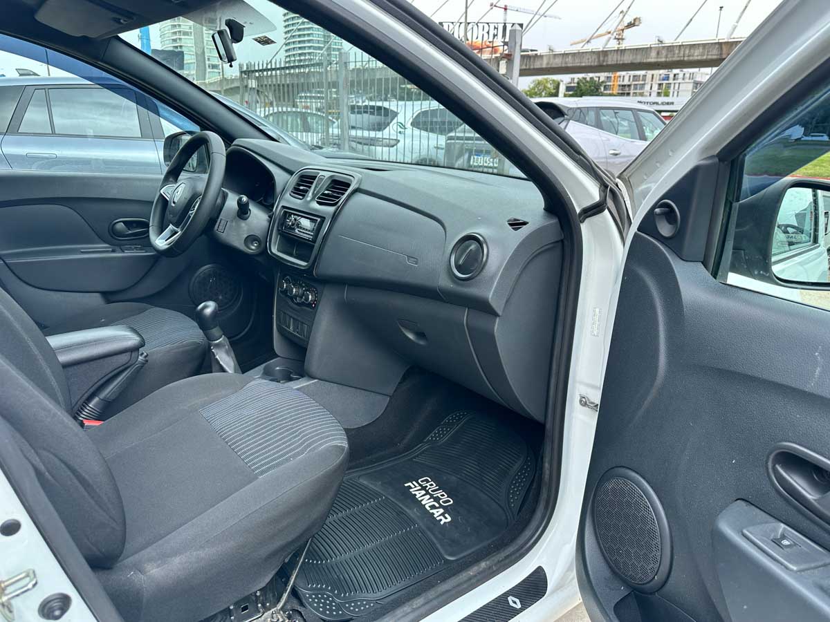 RENAULT LOGAN LIFE 1.0 MT FULL 4PTS 2023