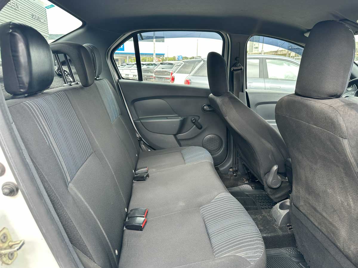 RENAULT LOGAN LIFE 1.0 MT FULL 4PTS 2023
