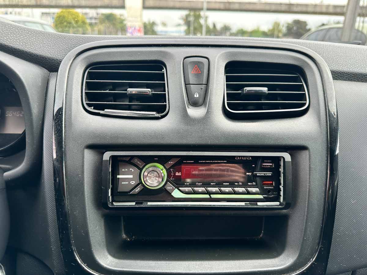 RENAULT LOGAN LIFE 1.0 MT FULL 4PTS 2023