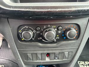 RENAULT LOGAN LIFE 1.0 MT FULL 4PTS 2023