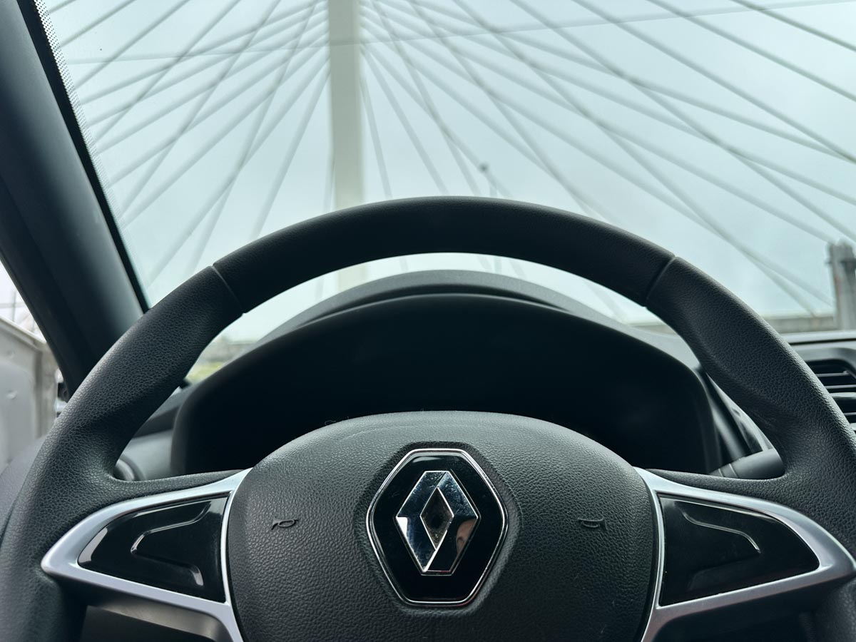 RENAULT LOGAN LIFE 1.0 MT FULL 4PTS 2023
