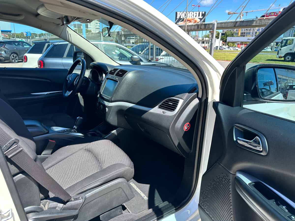 DODGE JOURNEY SE 2.4 AT 7PLAZAS 2015