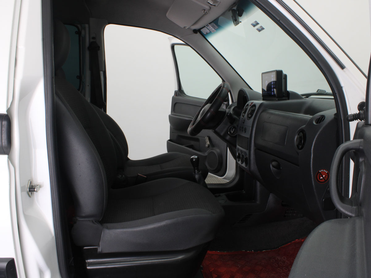 CITROEN BERLINGO M69 1.6 ESSENCE 2023