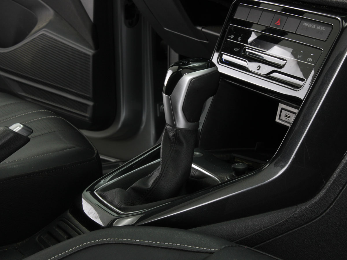 VOLKSWAGEN T- CROSS HIGHLINE 1.0 TSI TURBO AT 2025