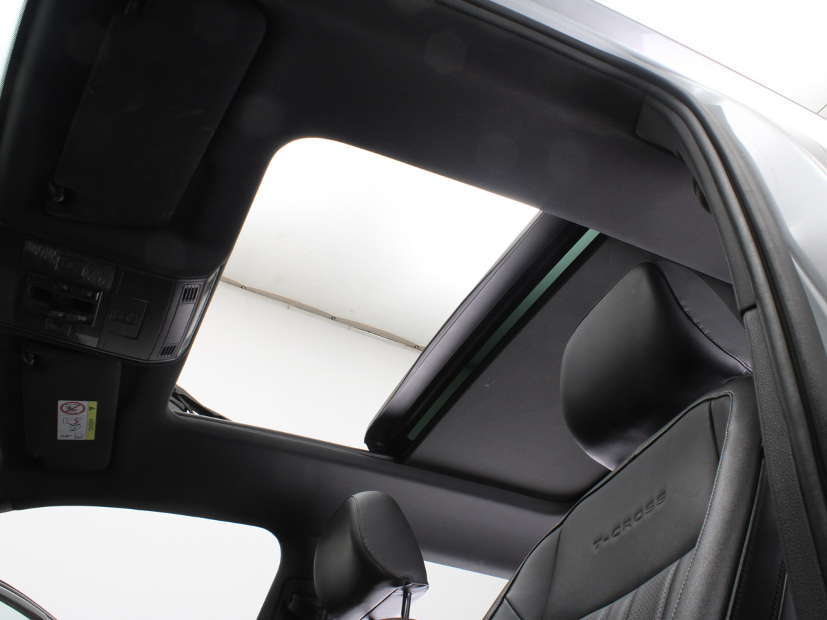 VOLKSWAGEN T- CROSS HIGHLINE 1.0 TSI TURBO AT 2025