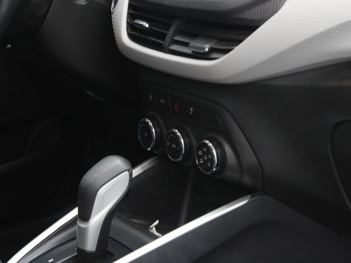CHEVROLET ONIX PREMIER AT 2023