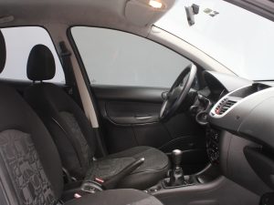 PEUGEOT 207 2012
