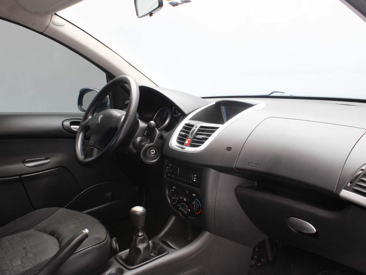 PEUGEOT 207 2012