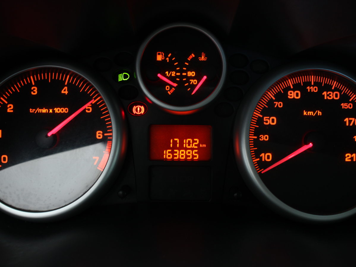 PEUGEOT 207 2012