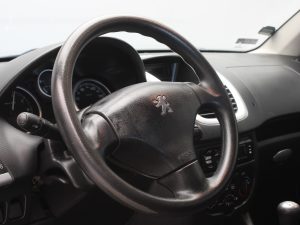 PEUGEOT 207 2012