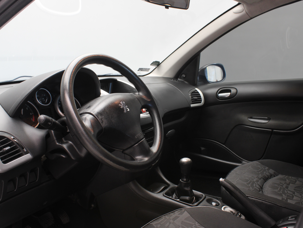 PEUGEOT 207 2012