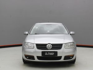 VOLKSWAGEN BORA 2010