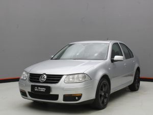 VOLKSWAGEN BORA 2010