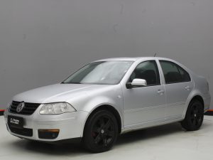 VOLKSWAGEN BORA 2010