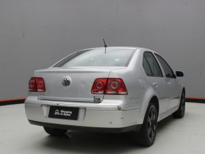 VOLKSWAGEN BORA 2010