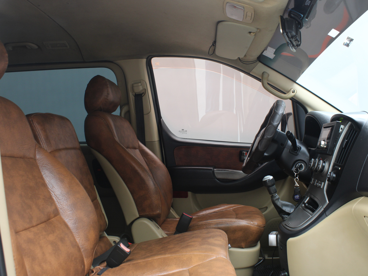 HYUNDAI H1 MINIBUS 2012