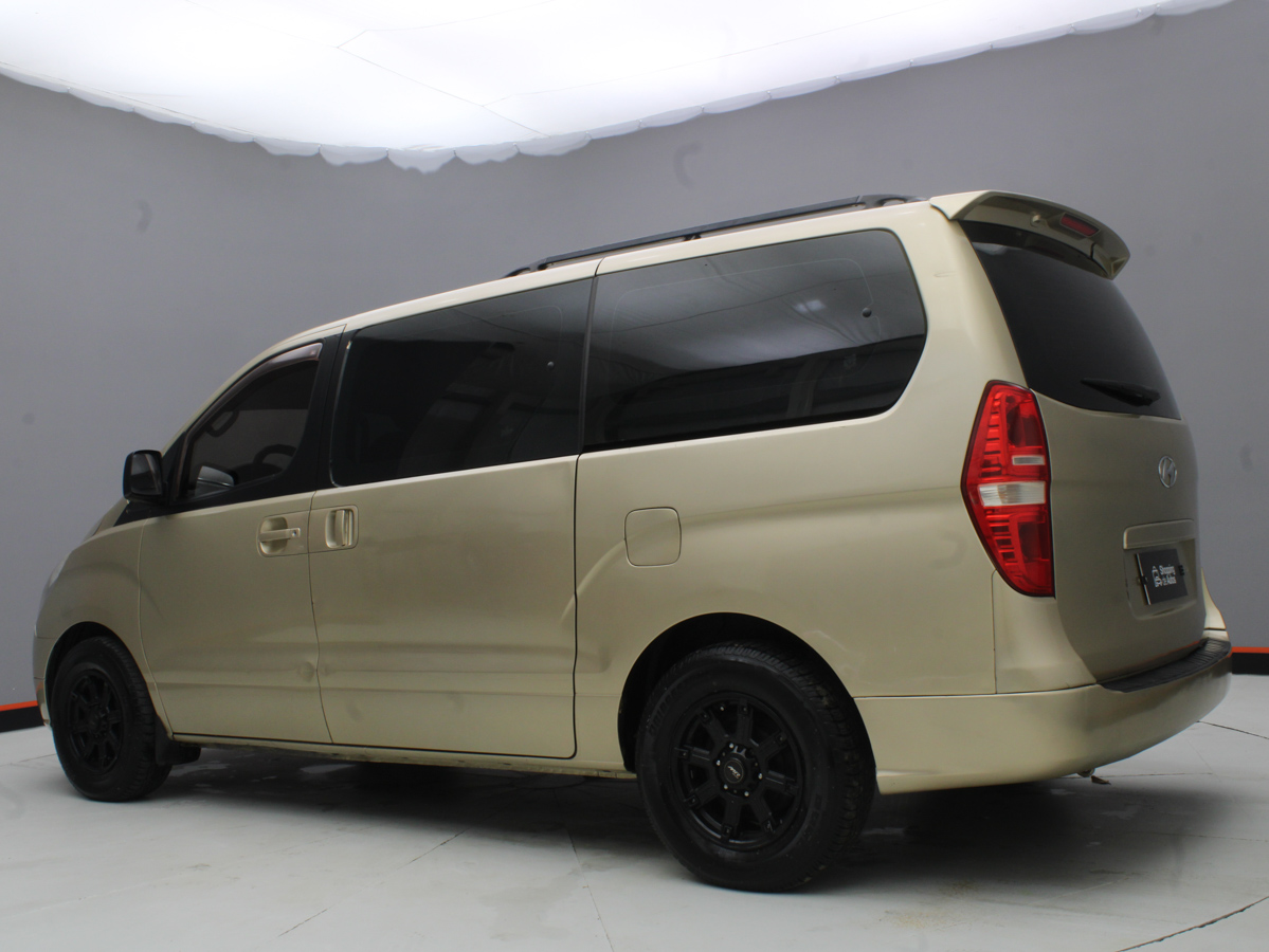 HYUNDAI H1 MINIBUS 2012