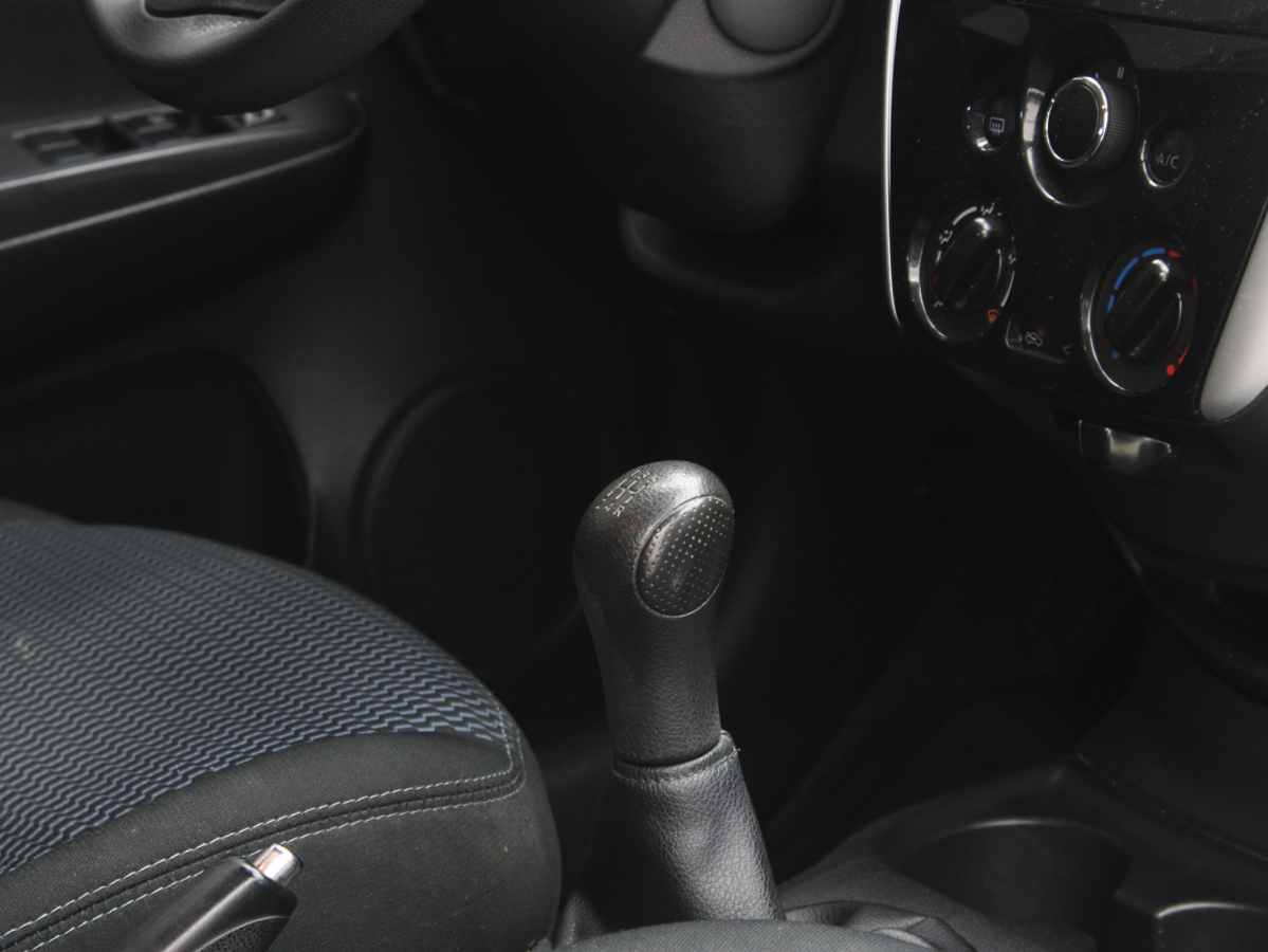 NISSAN NOTE 2015
