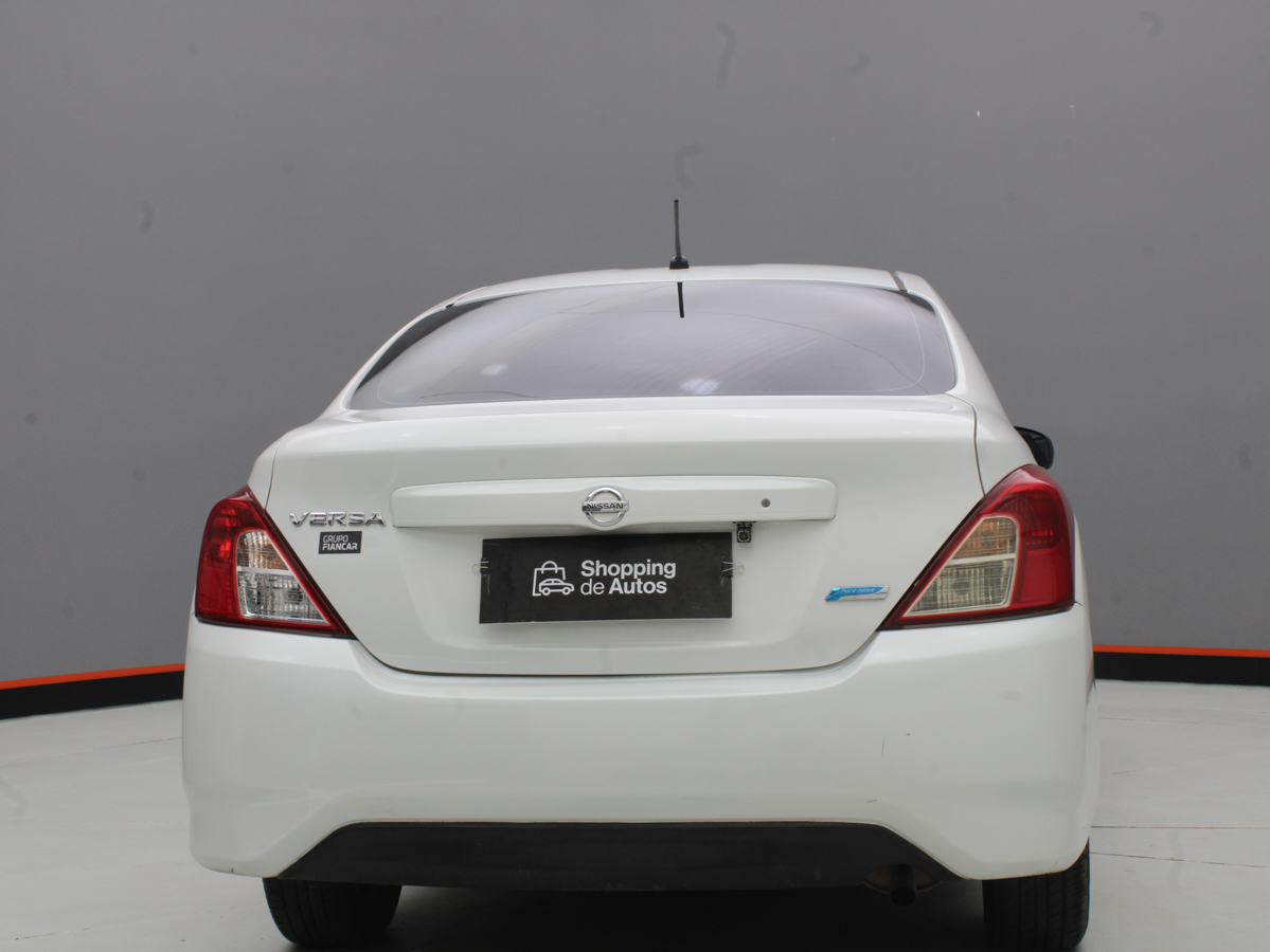 NISSAN VERSA AT 2018